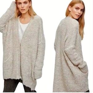 Free People Sz XS Oversized Cream boucle cardigan with pockets Cozy Cream